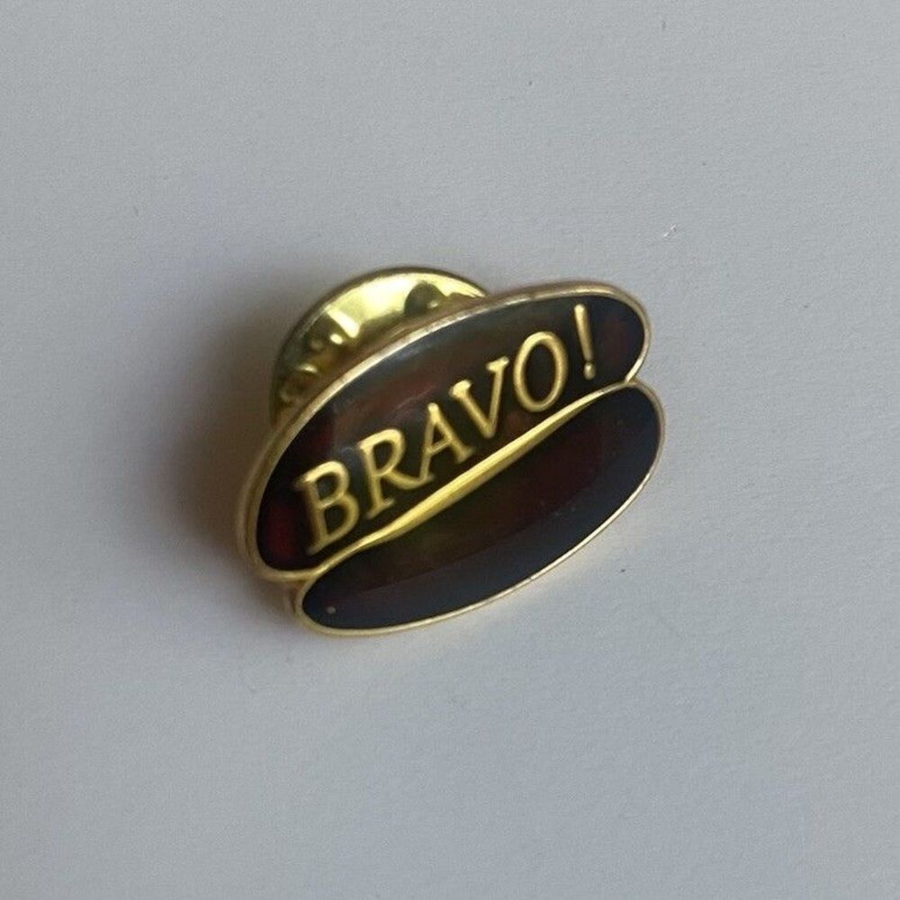 Starbucks “Bravo!” Coffee Bean Employee Barista  Enamel Pin Service Award Apron